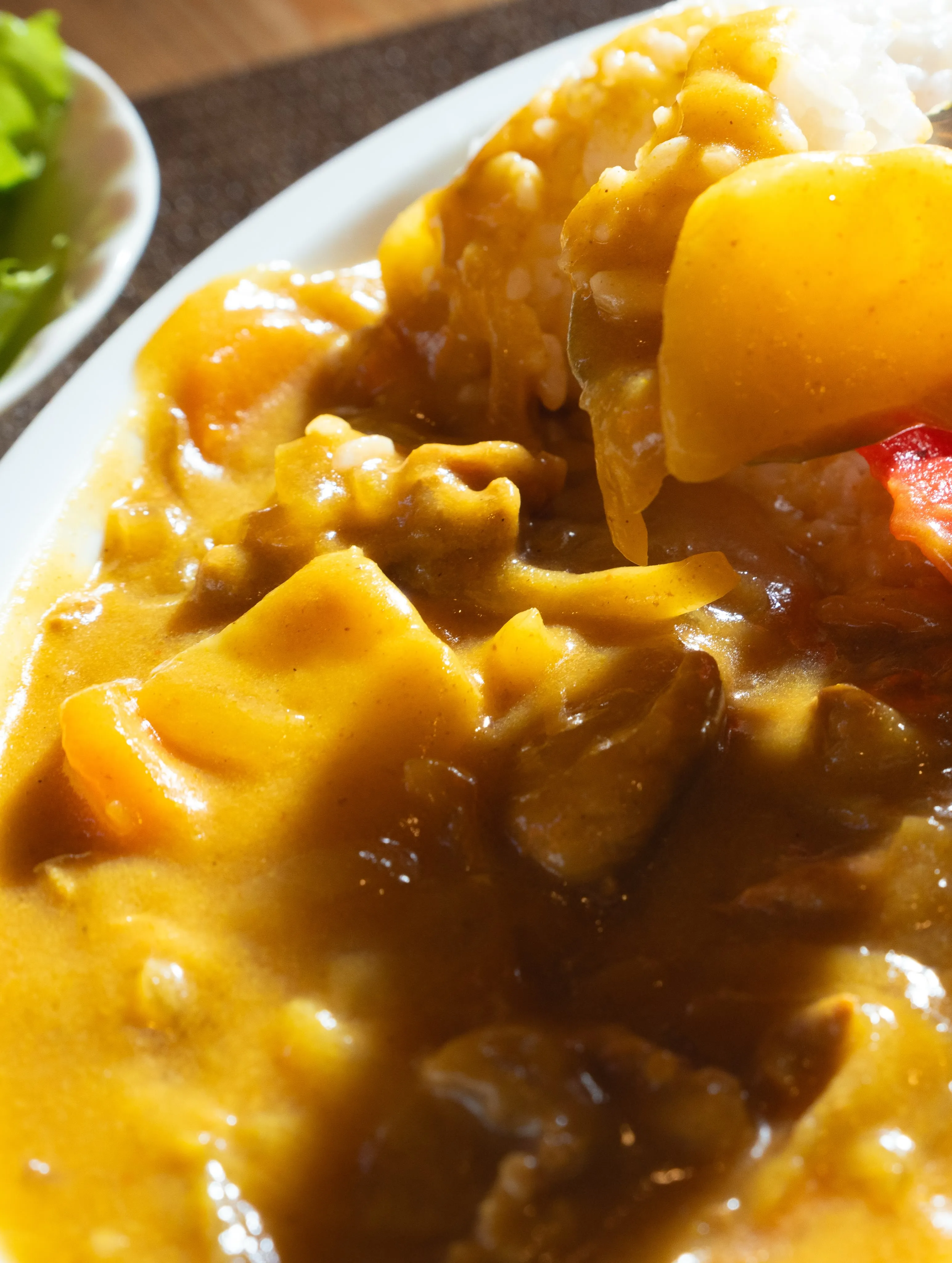アツズキッチンのカレーはスパイスにこだわってない！気にいる人...